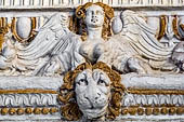 Mantova, Palazzo Te - Camera dei Venti, cariatidi. 